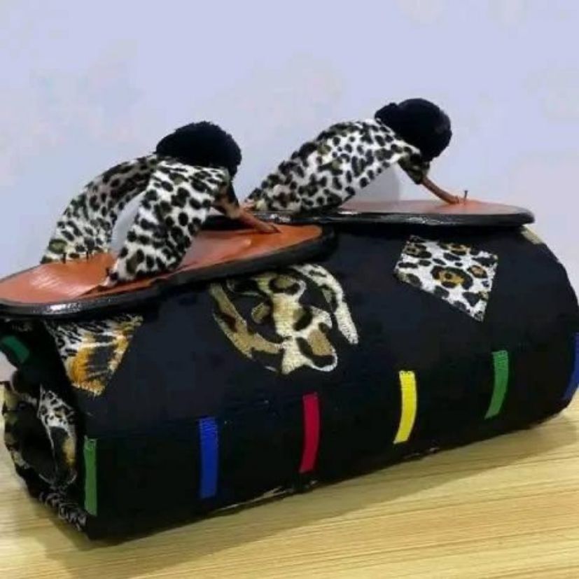 AFRICAN CLOTH WITH NATIVE SANDALS (4.4LBS) image 0